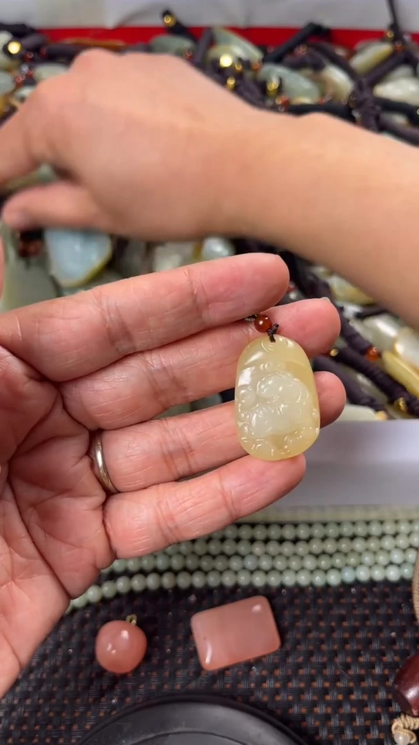 【闪购商品】和田玉颈饰未镶嵌多样性发货没有证书拍一发一有瑕
