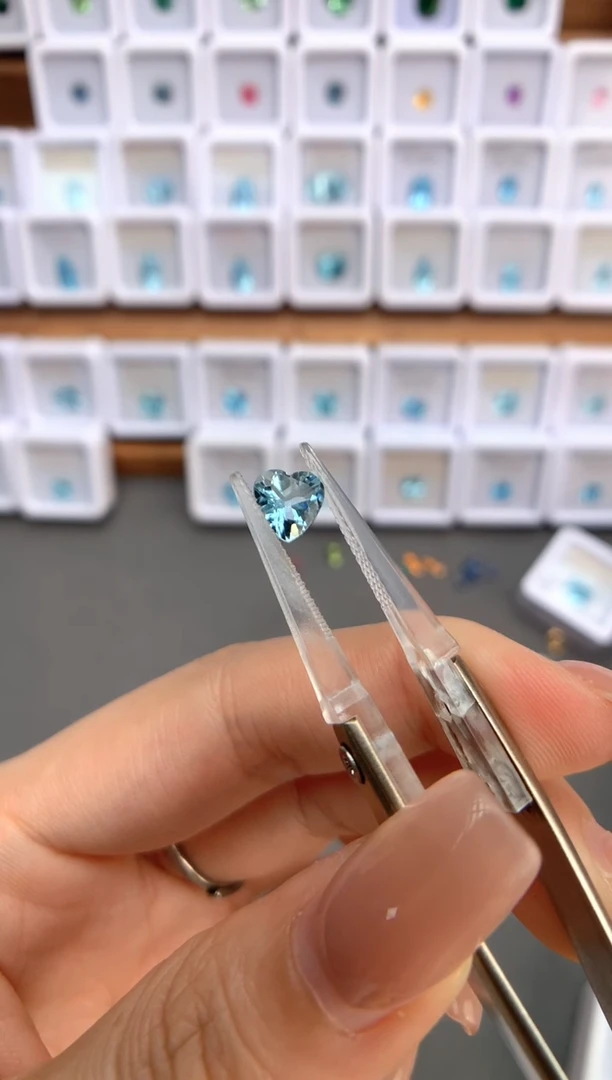 未镶嵌裸石定制海蓝宝石0.91ct 04066圣玛