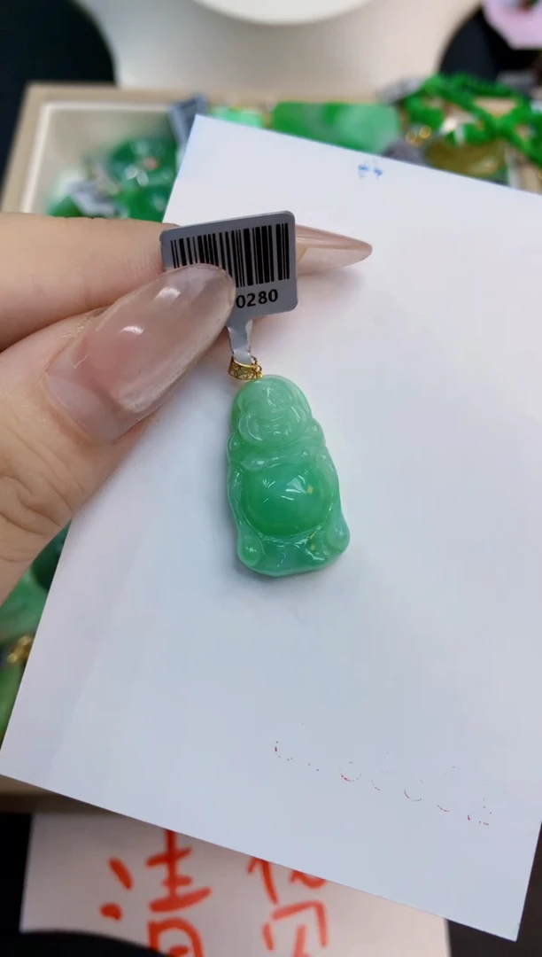 翡翠未镶嵌颈饰1