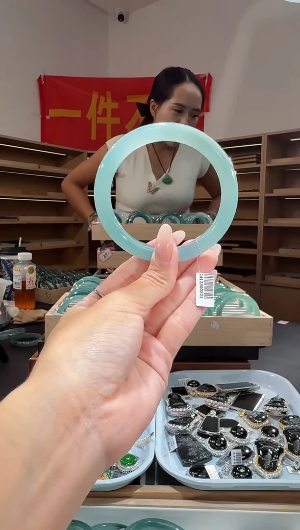 未镶嵌手镯翡翠61圈