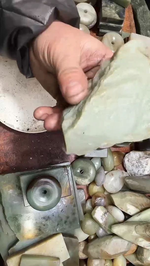 未镶嵌和田玉珠宝半成品1
