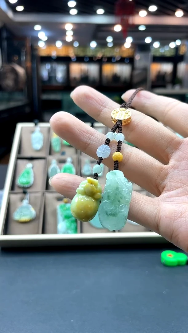 【闪购商品】翡翠挂件未镶嵌小猪貔貅