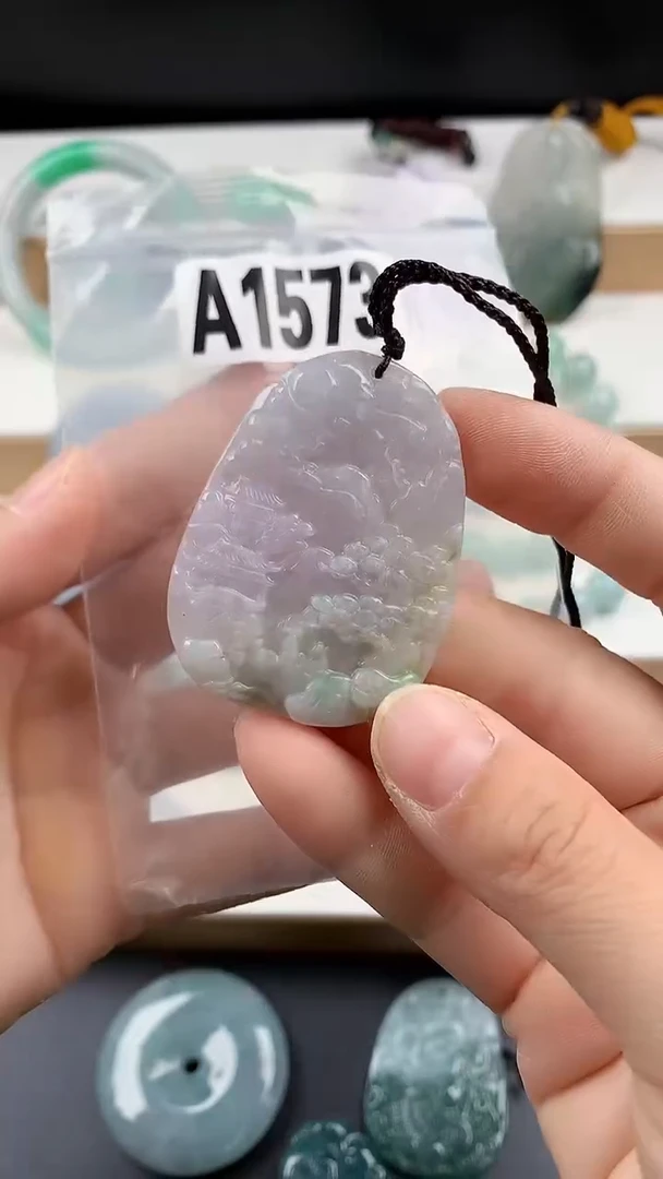 颈饰未镶嵌翡翠天然翡翠吊坠挂件