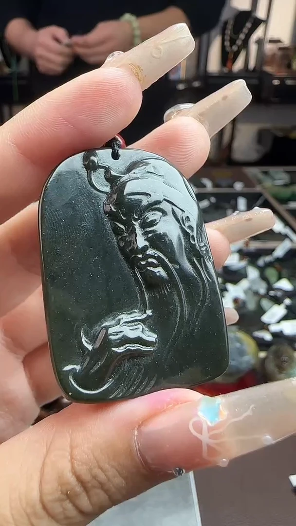 颈饰未镶嵌和田玉关二爷