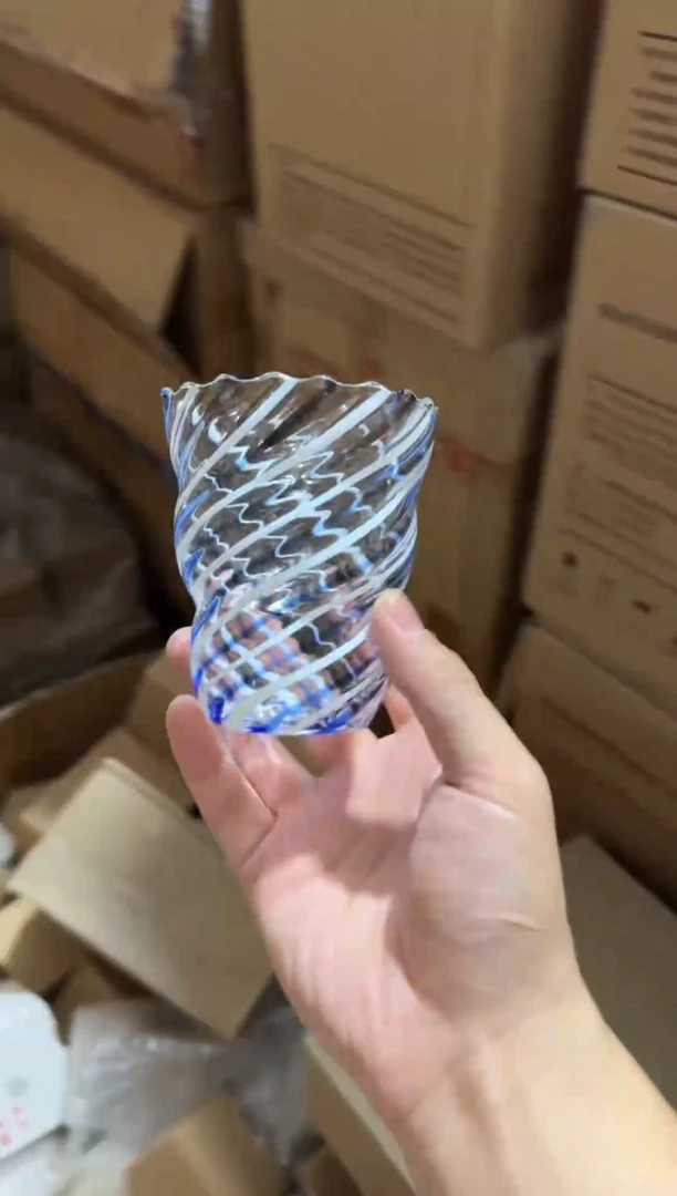 蓝条纹杯无把