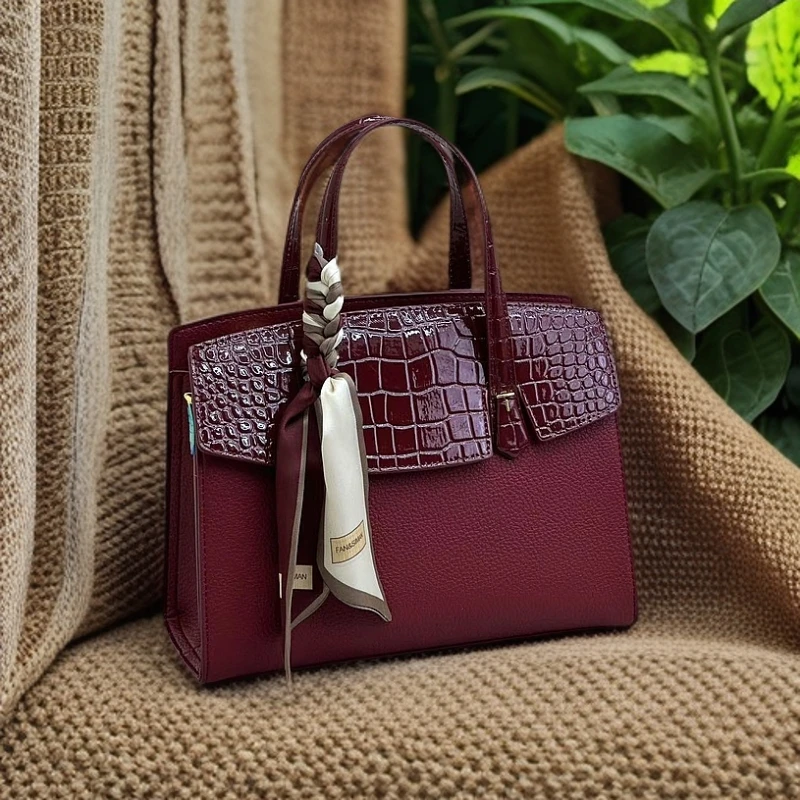 新款时尚手提托特女士单肩手提大容量女包（H235）