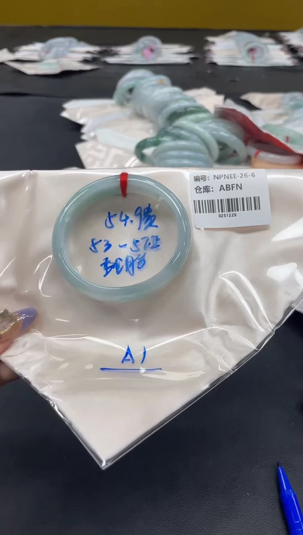 未镶嵌手镯翡翠翡翠手镯