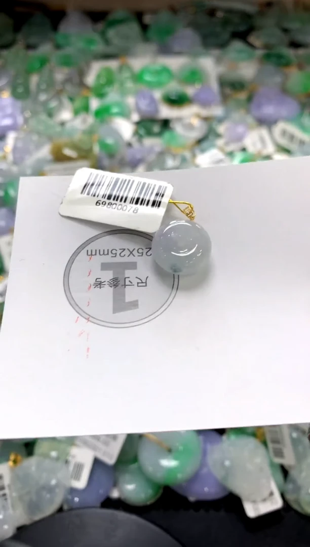 颈饰18K金镶嵌翡翠1111111111111111