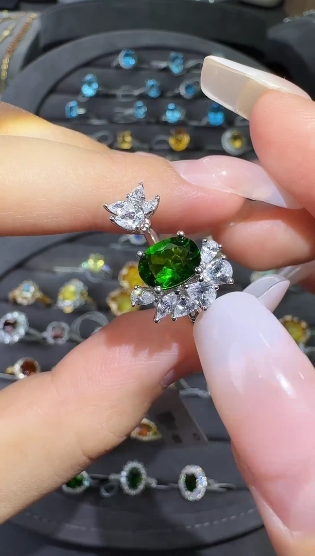 银S925镶嵌透辉石戒指不低于1.0ct【七天鉴赏期】