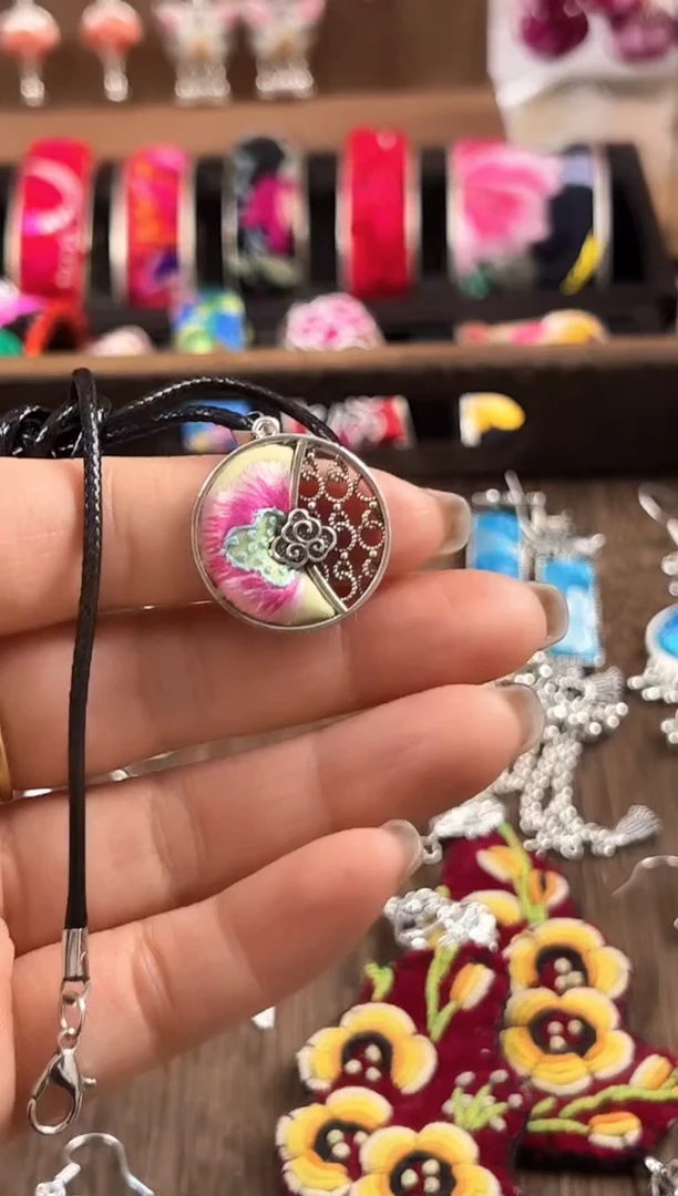 【闪购商品】织绣民族风老绣饰品467