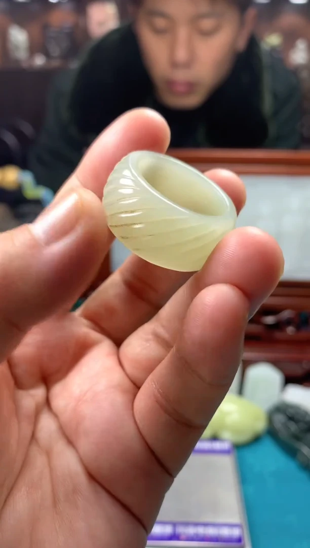 颈饰未镶嵌和田玉拍一发一