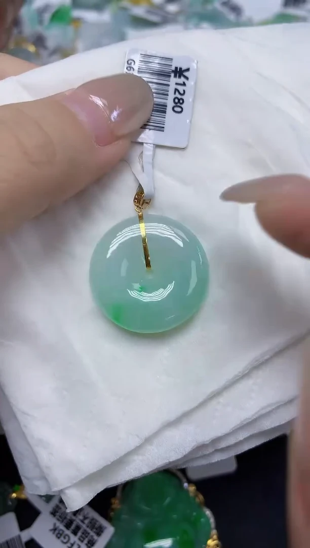 翡翠18K金镶嵌颈饰天然缅甸翡翠A货