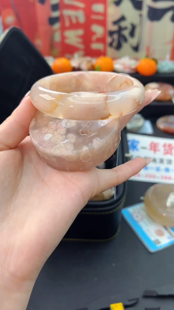 【闪购商品】石英质玉手镯未镶嵌赠送镯心（62圈口）