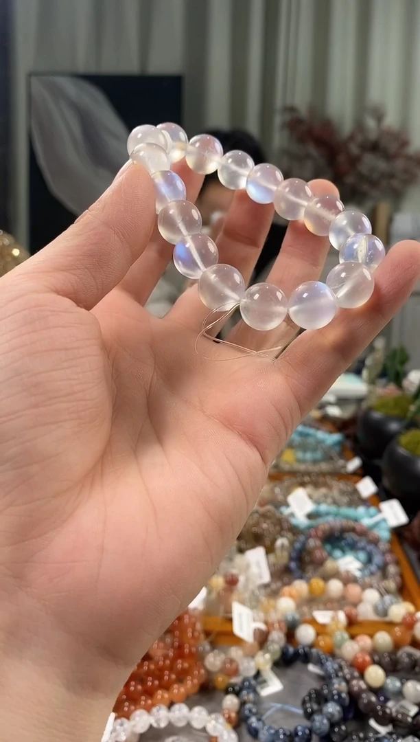 未镶嵌手链水晶是***?蓝月