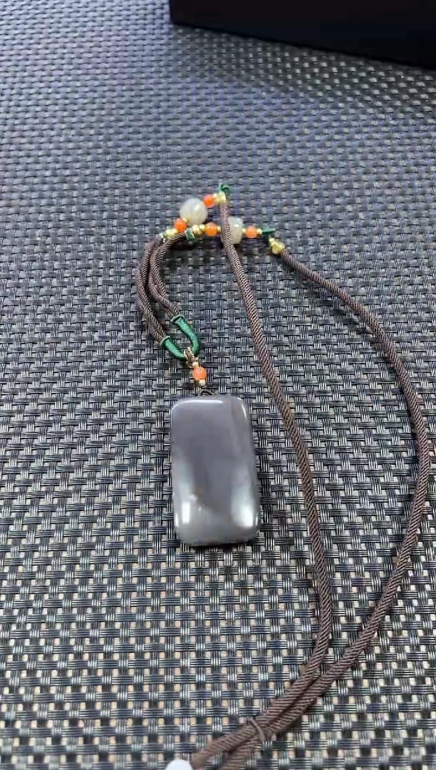 和田玉未镶嵌颈饰 （多样性发一件）