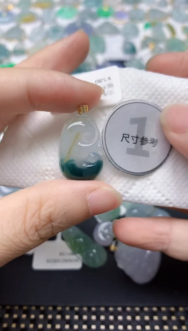 翡翠18K金镶嵌颈饰天然缅甸A货翡翠