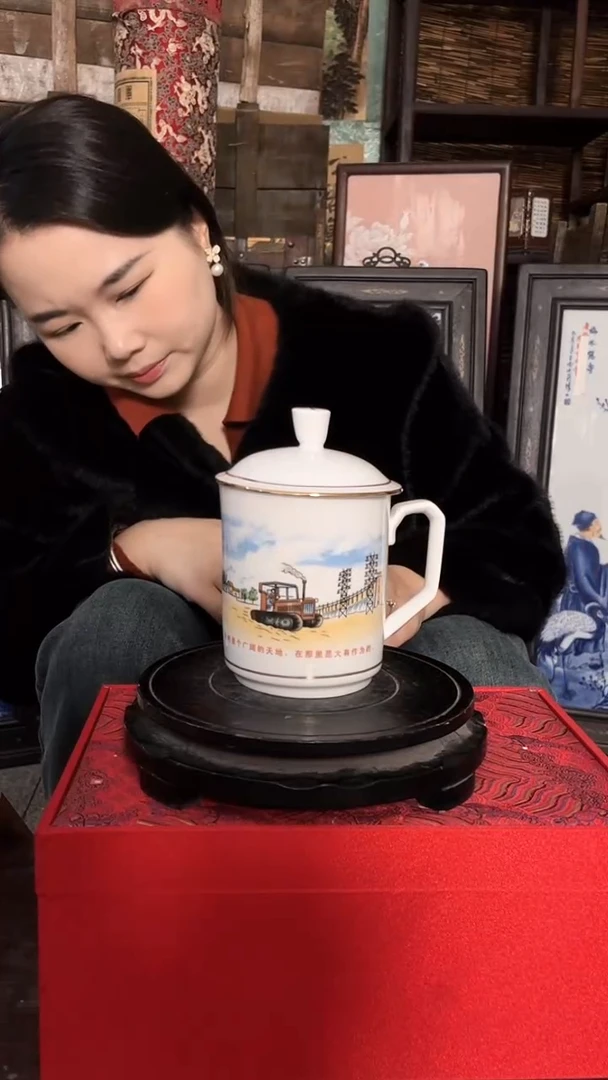 陶景德镇陶瓷摆件M121