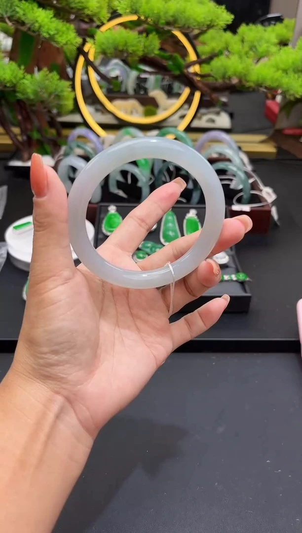未镶嵌手镯翡翠手镯