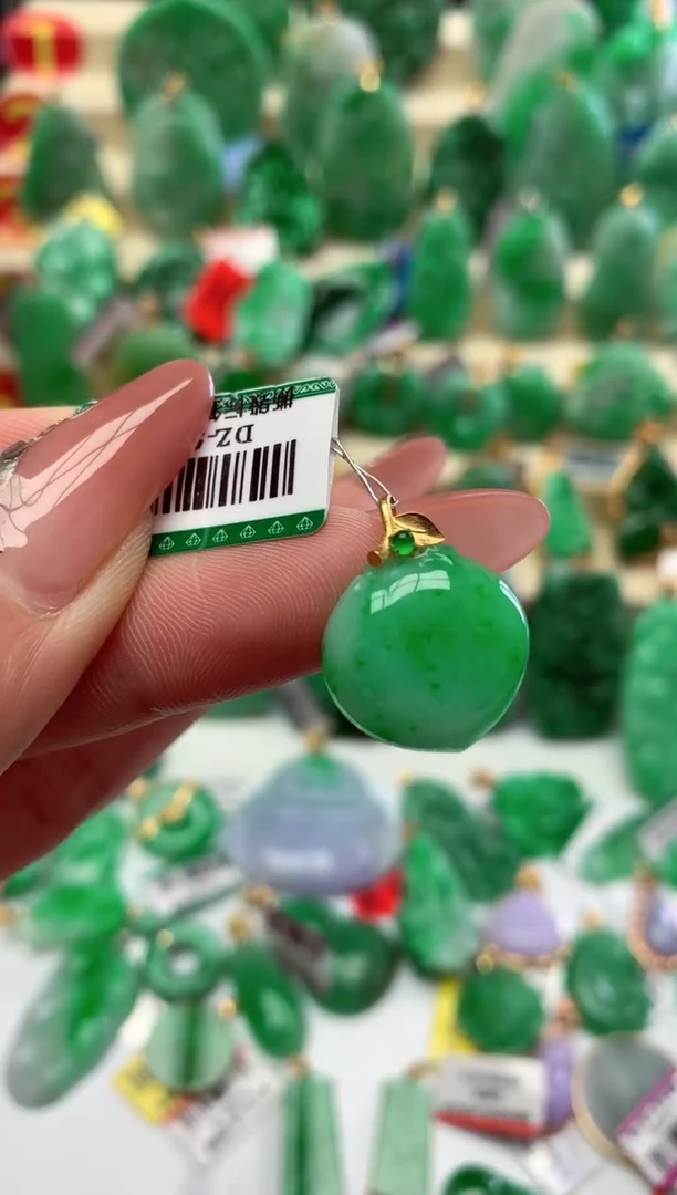 【闪购商品】翡翠颈饰18K金镶嵌挂件