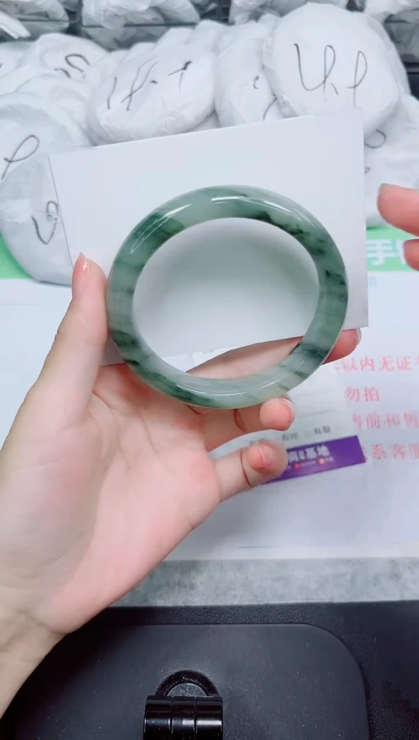 石英质玉手镯未镶嵌165-60