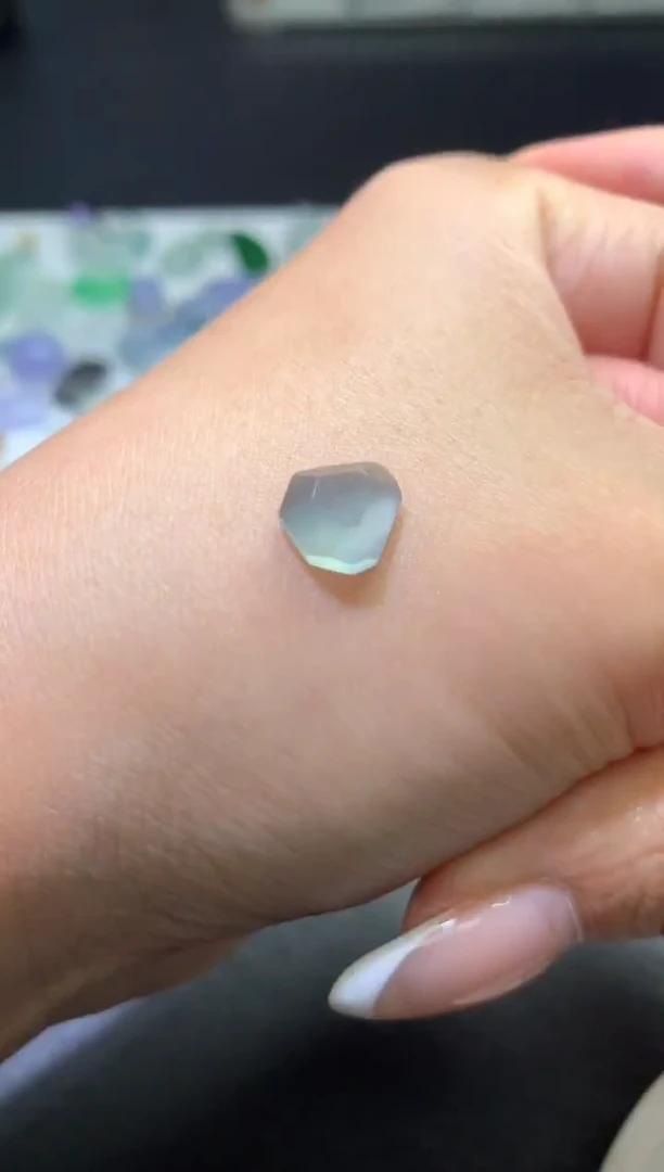 未镶嵌定制翡翠毛货 8.7-8.2-4