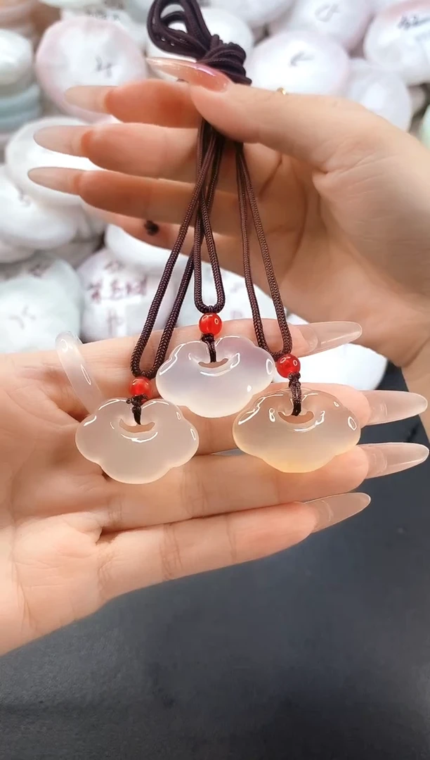 手镯玛瑙/玉髓未镶嵌玛瑙吊坠祥云锁