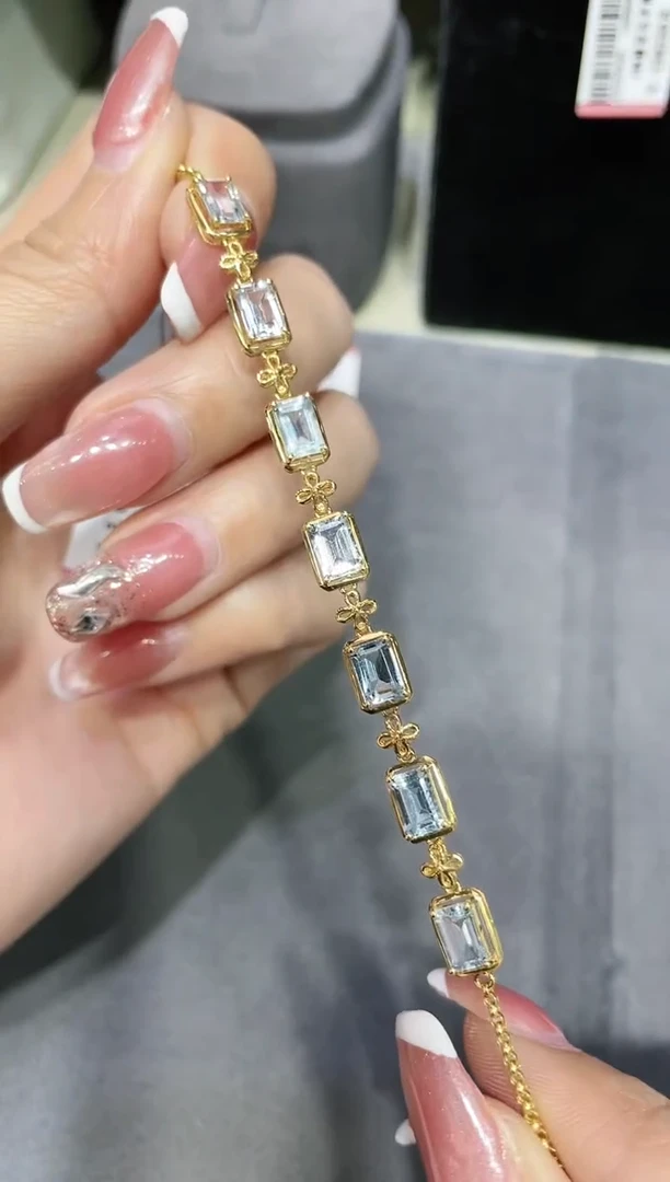 18K金镶嵌海蓝宝石手链