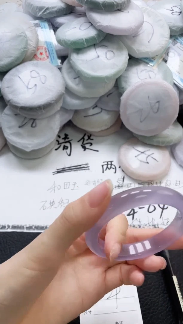 未镶嵌手镯石英质玉106-57