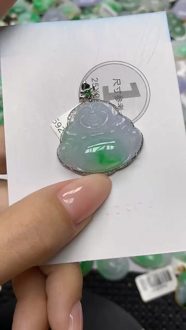 颈饰18K金镶嵌翡翠11111111111