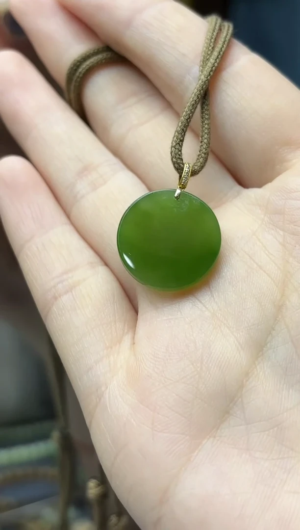 颈饰未镶嵌和田玉碧玉圆牌吊坠HX