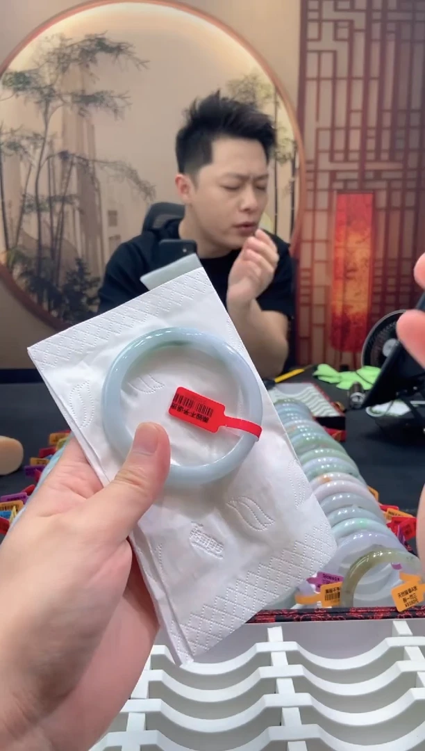 翡翠手镯未镶嵌000024088