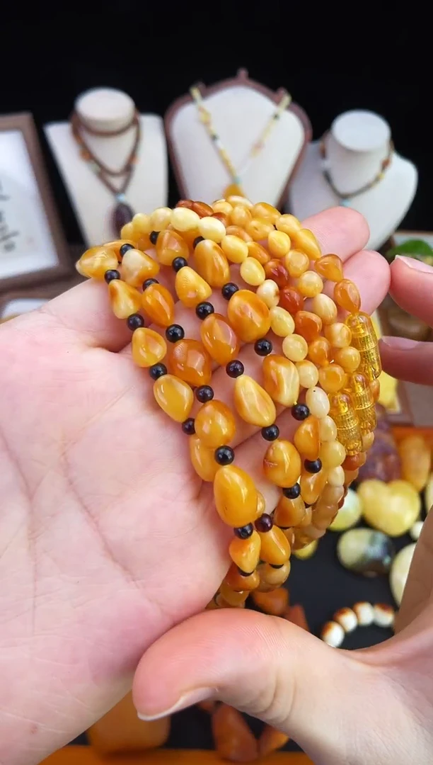 琥珀未镶嵌珠宝奇石多样性发其一