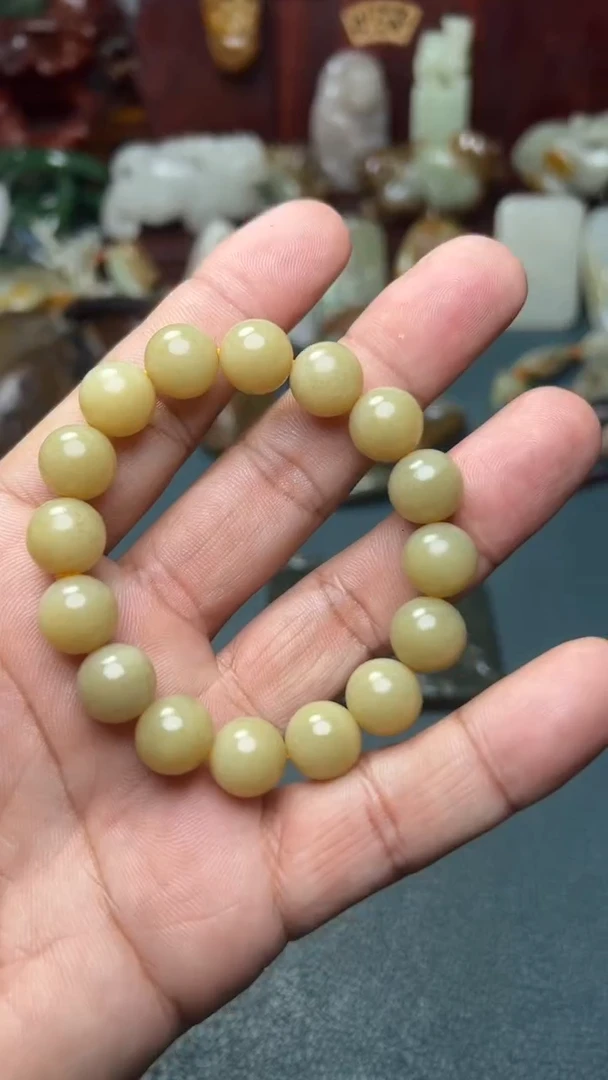 未镶嵌和田玉把件-