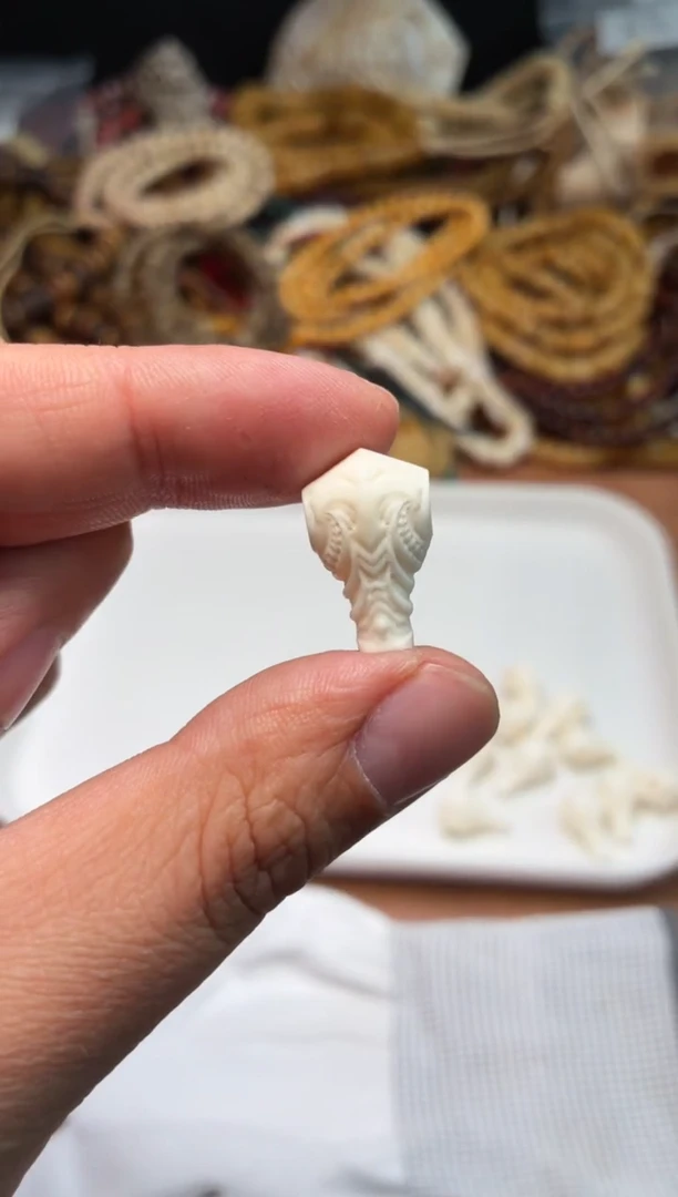 牛骨其他P181-图腾三通2个-有棕裂