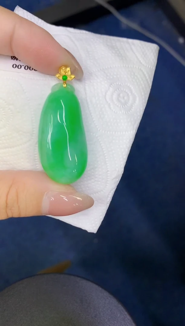 颈饰18K金镶嵌翡翠缅甸天然翡翠A货