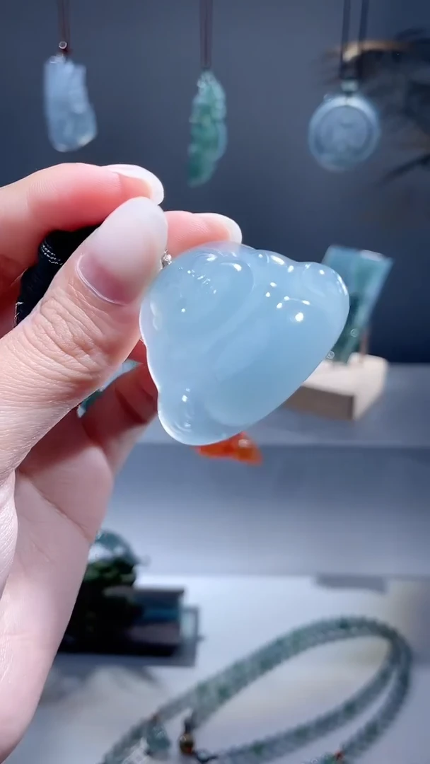 颈饰未镶嵌翡翠佛公