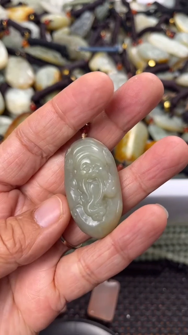 【闪购商品】和田玉颈饰未镶嵌多样性发货没有证书拍一发一有瑕