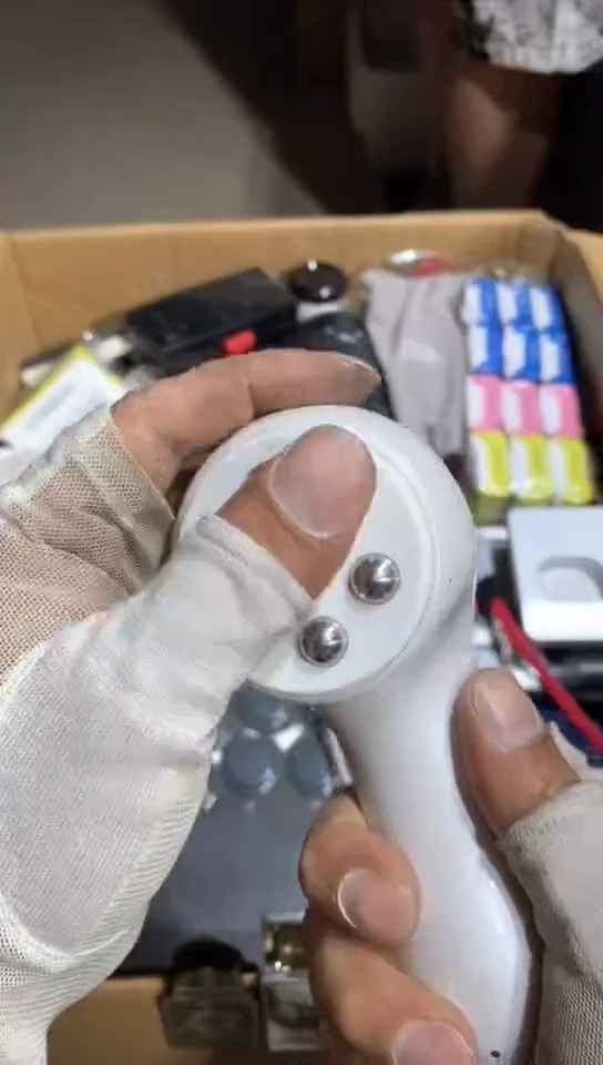 8新自***心中古商品，瑕疵品，不保好坏。672
