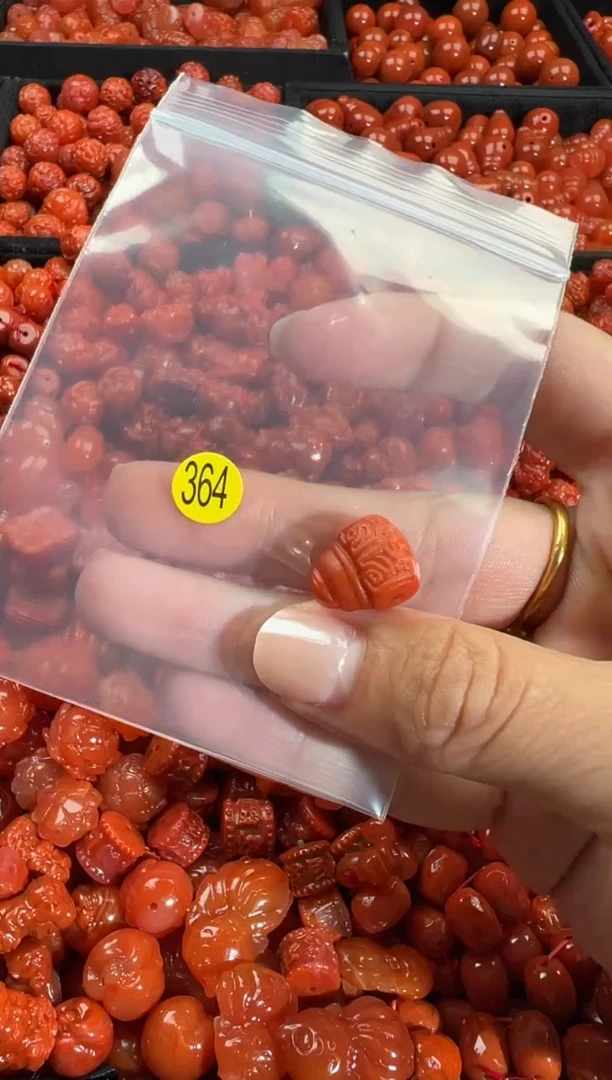 颈饰未镶嵌南红玛瑙1