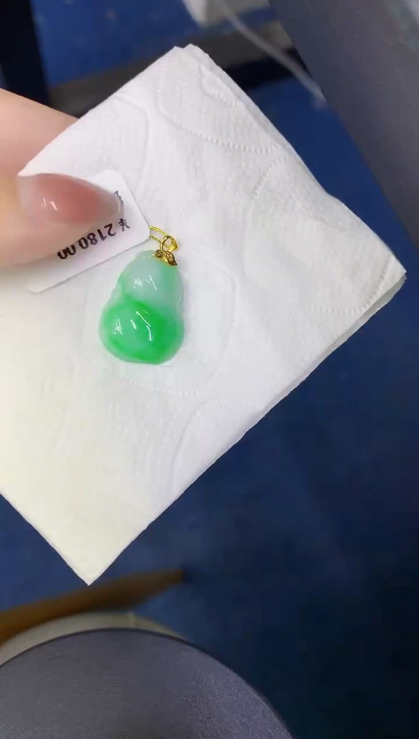 颈饰18K金镶嵌翡翠缅甸天然翡翠A货