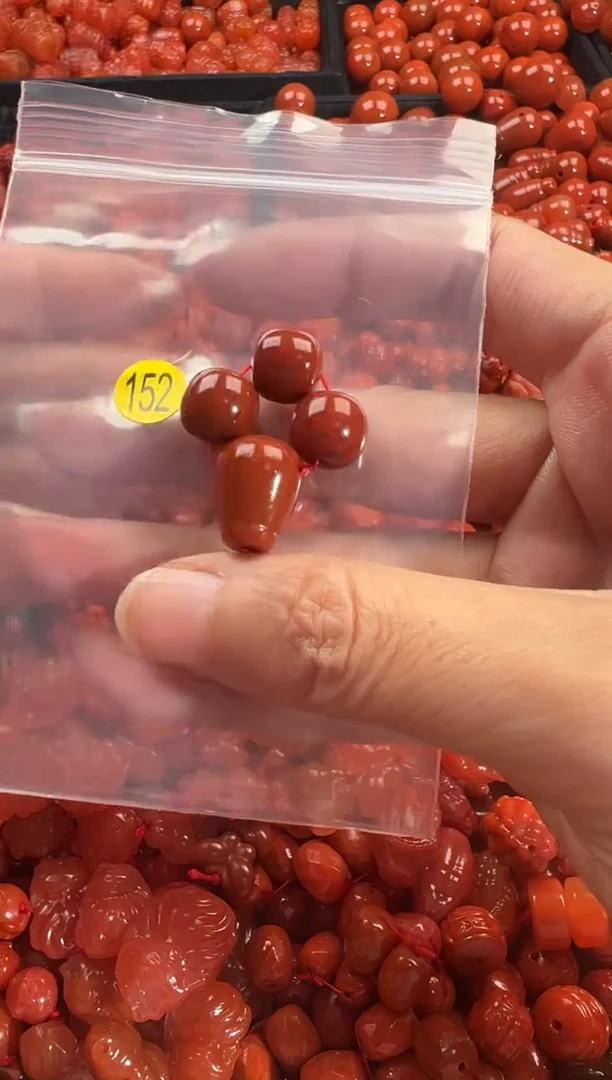 颈饰未镶嵌南红玛瑙1