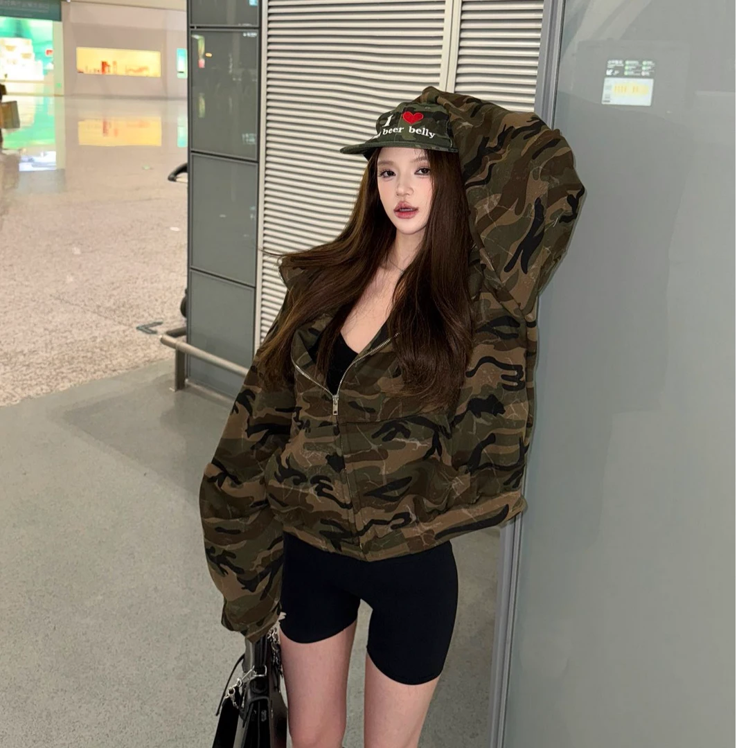 气质显瘦外穿迷彩外套洋气休闲百搭设计感宽松外套修身打底短裤女