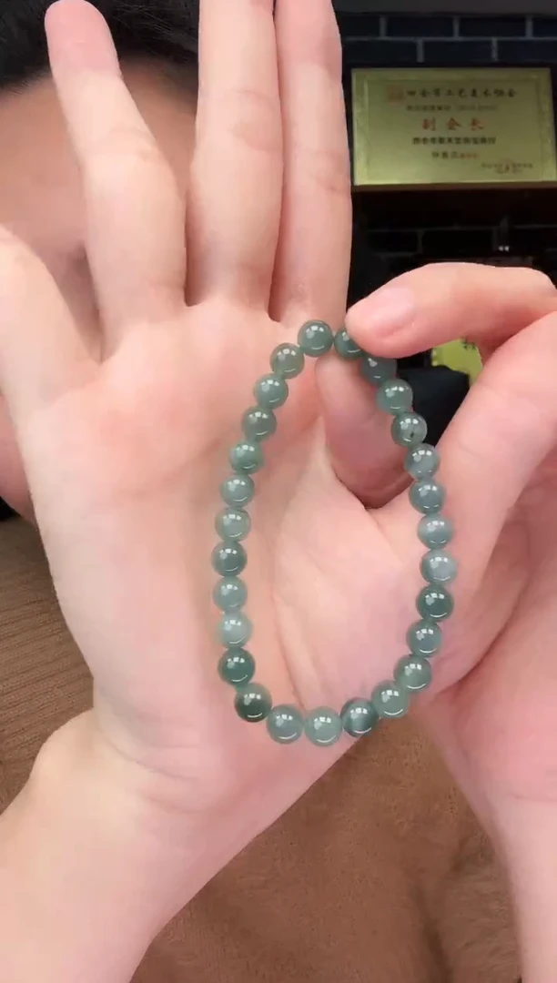 颈饰未镶嵌翡翠手串