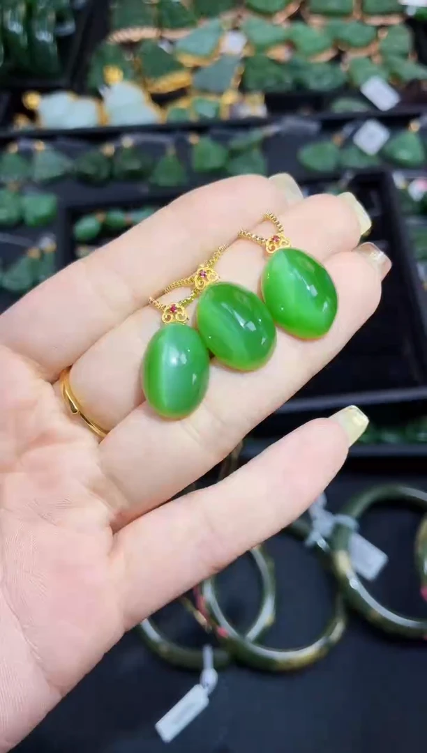 【闪购商品】和田玉吊坠18K金镶嵌多样性发一