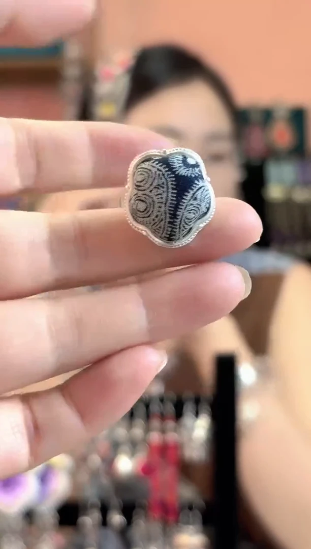 织绣艺枝独绣手工饰品94