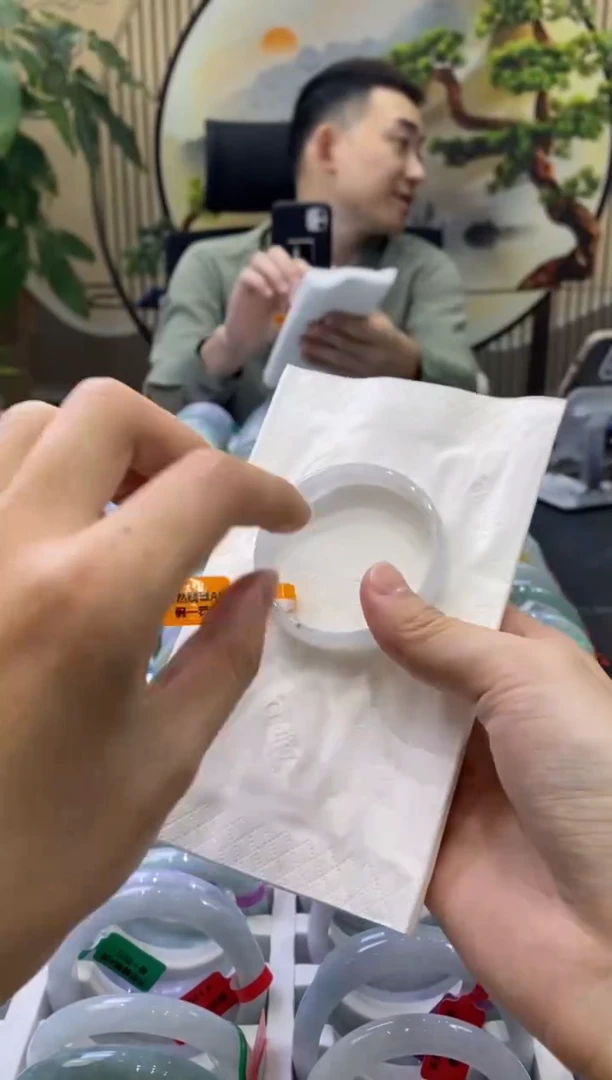 未镶嵌手镯翡翠8469