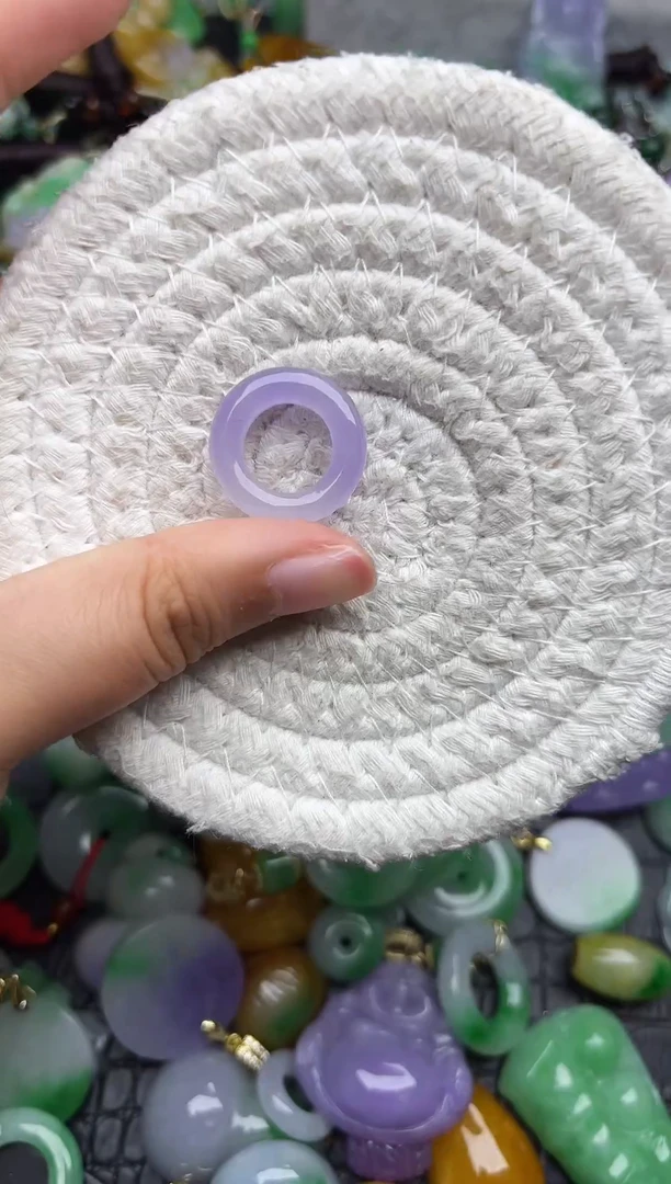 颈饰未镶嵌翡翠缅甸翡翠吊坠