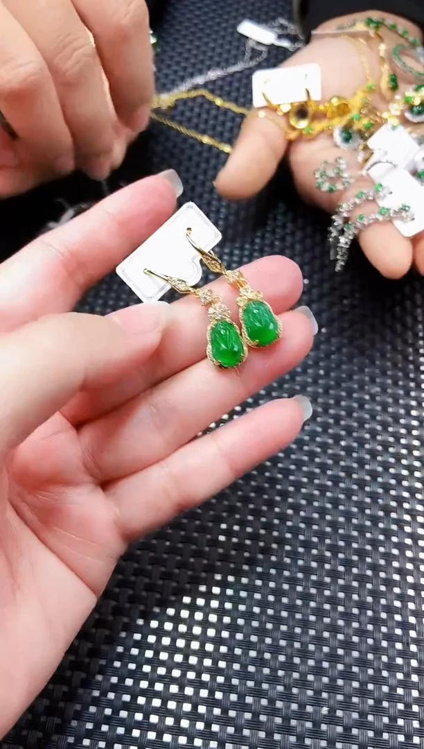 【闪购商品】翡翠耳饰未镶嵌111111111