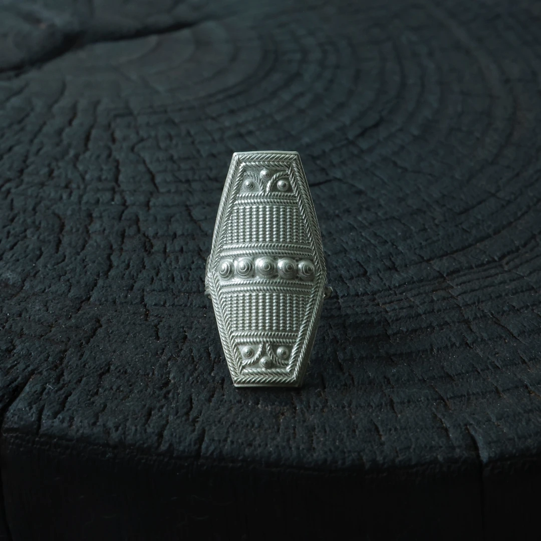 足银戒指 彝族特色马鞍造型薄款纯银戒子个性复古时尚做旧民族风