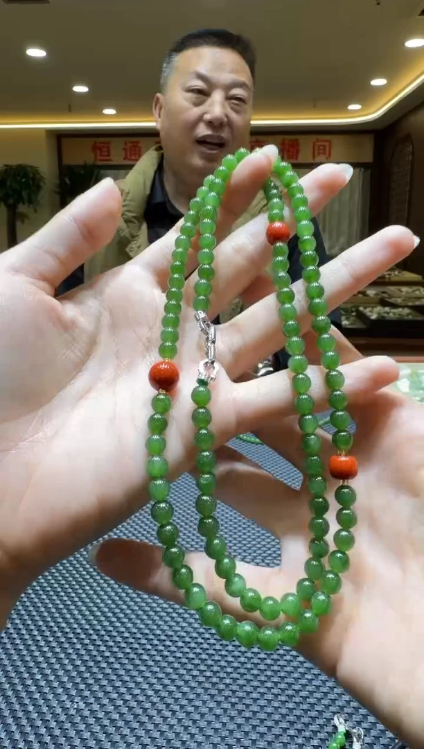 颈饰未镶嵌和田玉项链